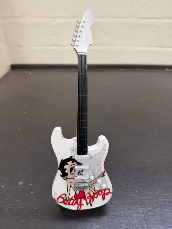 Betty Boop miniatuur gitaar