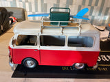 Rode metalen VW bus