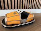 Metalen decoratie botsauto
